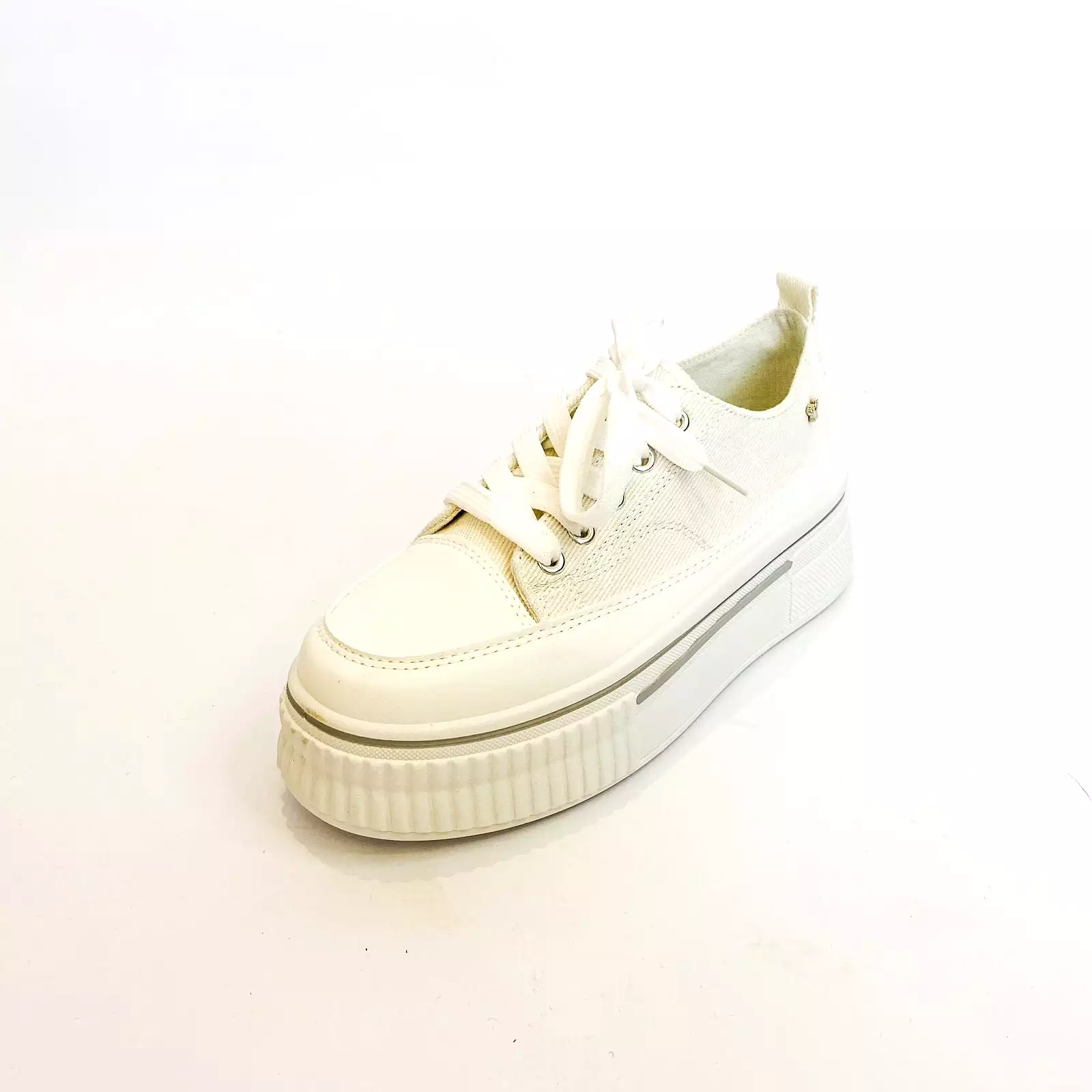 Butterfly white verge 1 platform sneaker