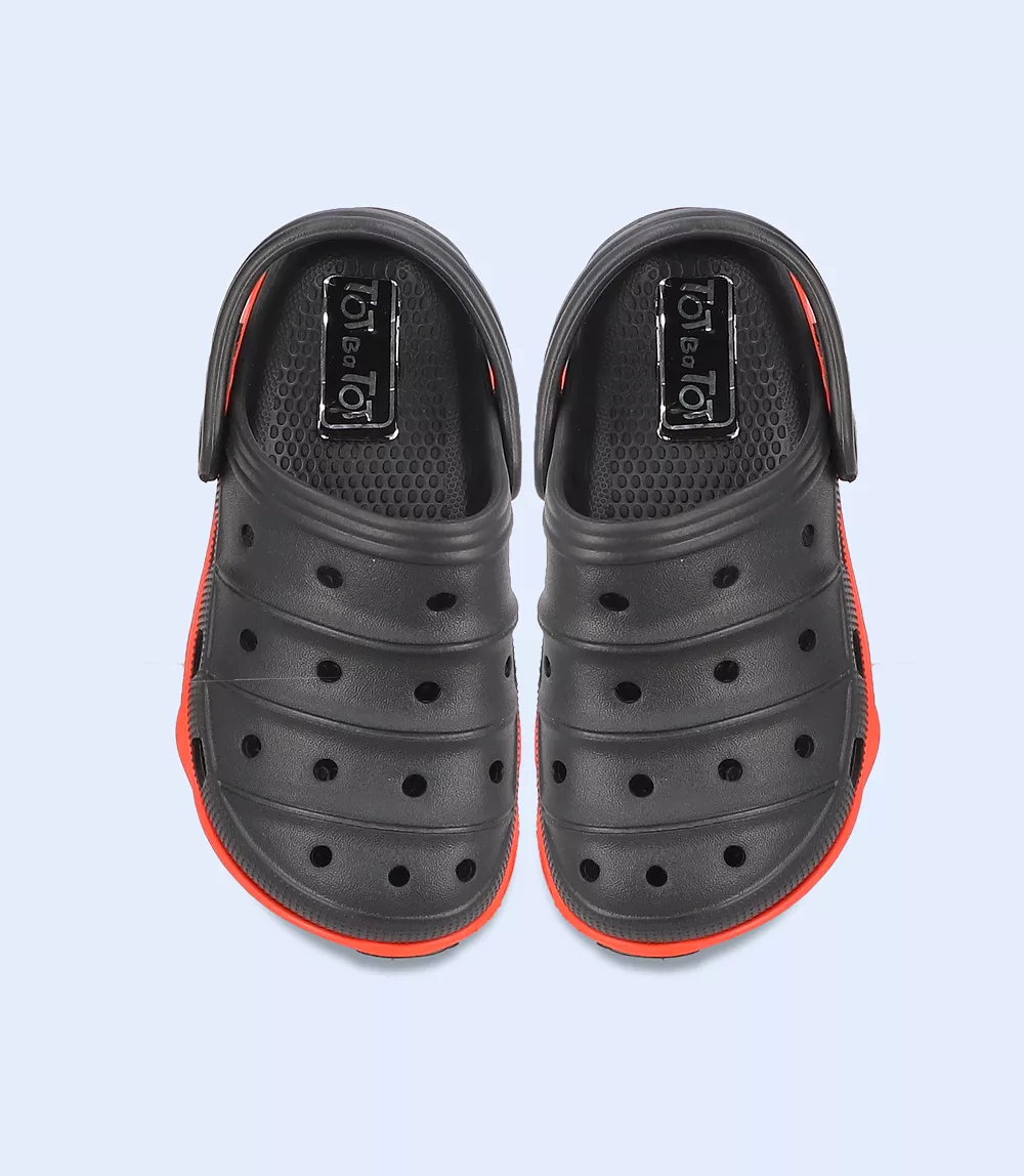 KB0058-BLACK-Boys Casual Crocs