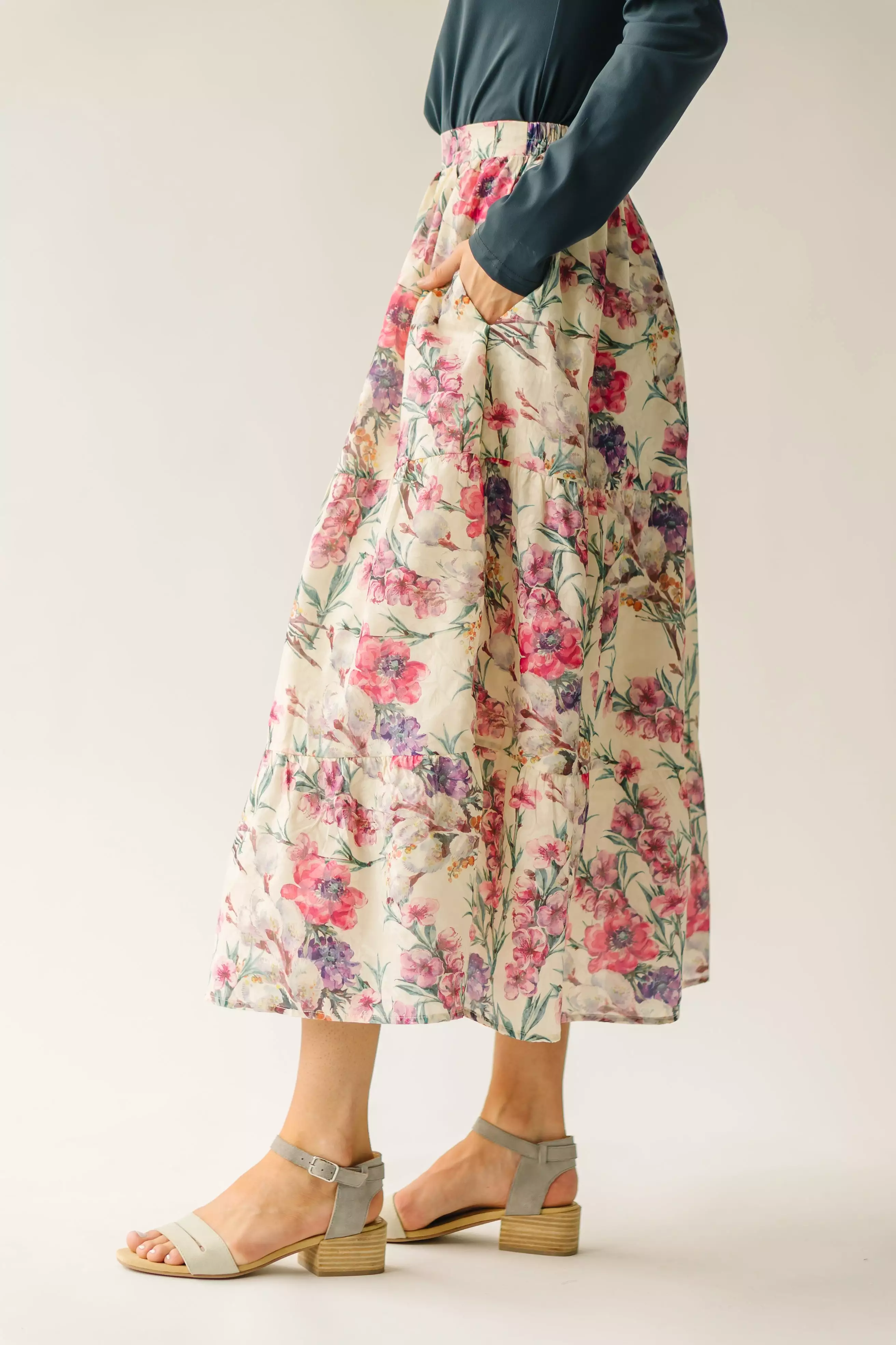 The Kenly Floral Tiered Maxi Skirt in Cream