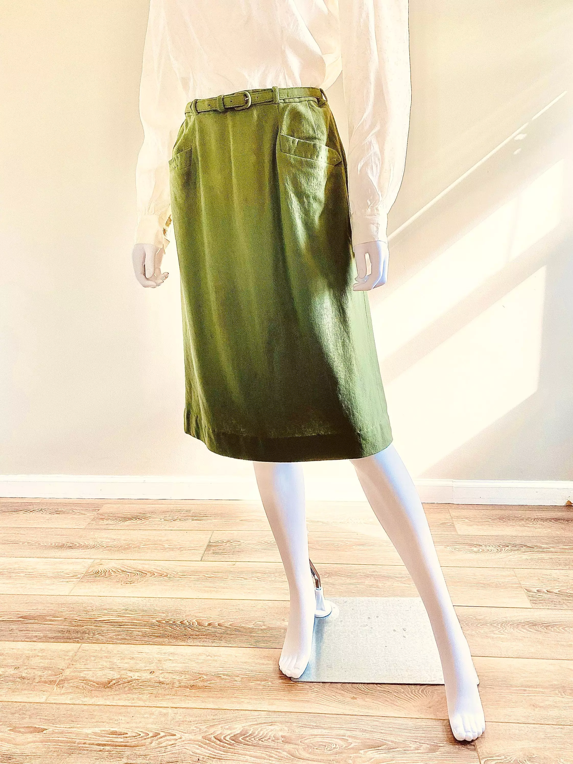 Vintage 1940s Sage Green Wool Skirt / 40s A line arrow tab pocket skirt Size M